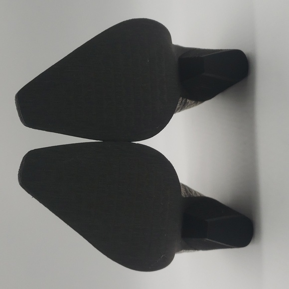 1528- Zodiac Women's Ramona Ankle Boots Size 7 M NWT - Picture 6 of 12